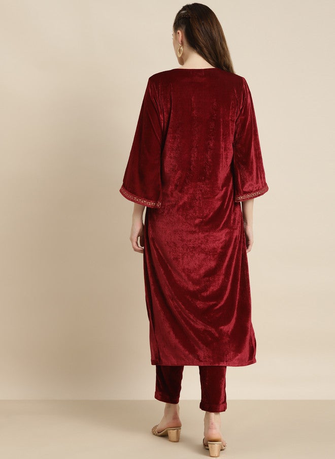 SASSAFRAS Maroon Velvet Kurta for Women - Image 4
