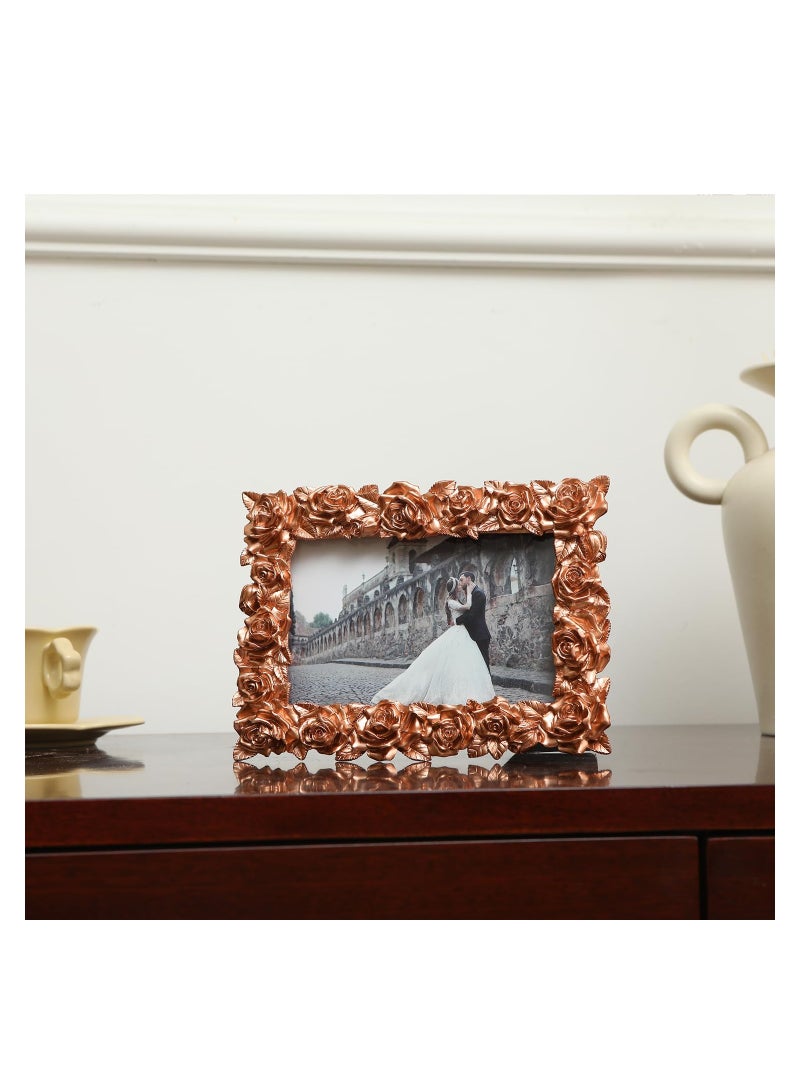 إطار صورة قديم مزخرف بالأزهار والأوراق مع واجهة زجاجية عرض أنتيك للتزيين على الطاولة أو لتعليقها على الجدار، مثالي للمنزل أو المكتب أو المتجر، هدية للمناسبات، بلون وردي ذهبي مقاس 3x4.8 إنش. - Image 2