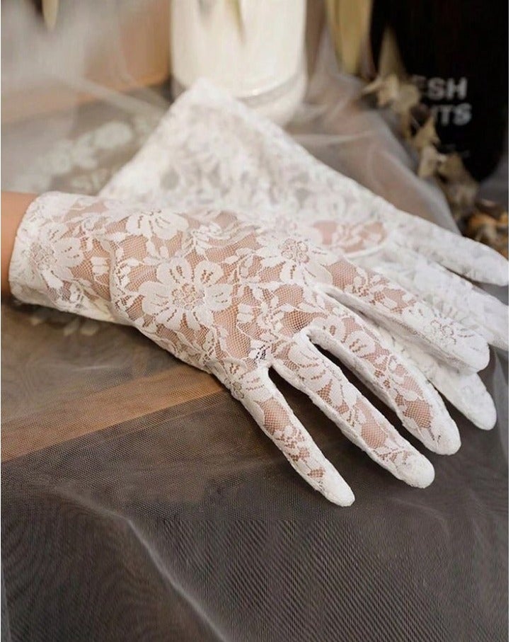 Elegant Floral Lace Gloves - Image 1