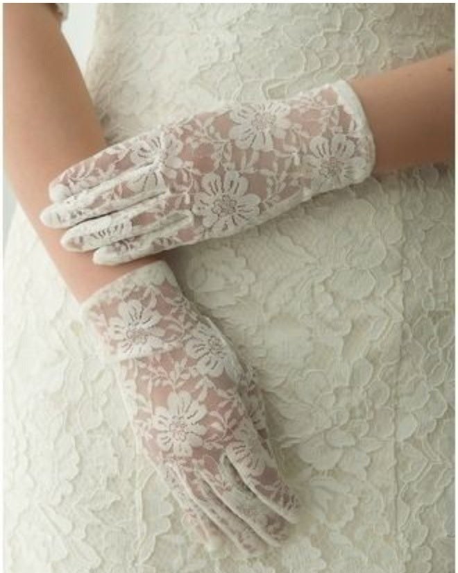 Elegant Floral Lace Gloves - Image 2