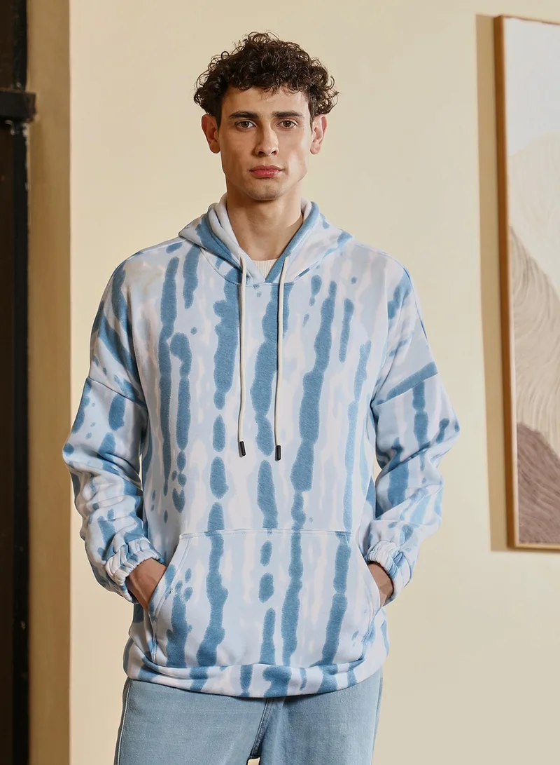 كامبوس سوترا هودي رجالي مطبوع بأربطة ورقبة بغطاء رأس وأكمام طويلة مضلعة وفتحة سحب وحافة مستقيمة مطاطية، محبوك بتصميم تاي داي سادة للاستخدام اليومي والكاجوال، أزرق سماوي