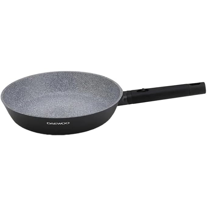 دايو مقلاة من الألومنيوم المصبوب مقاس 28 سم، غير لاصقة، مطلية بالجرانيت، قاعدة حثية كاملة، مقبض من الباكليت، لون أحمر، خالية من المواد الكيميائية - Image 1