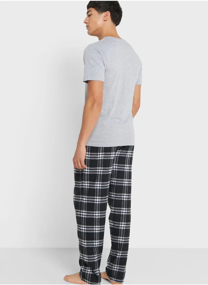 Seventy Five T Shirt And Pant Nightwear Set