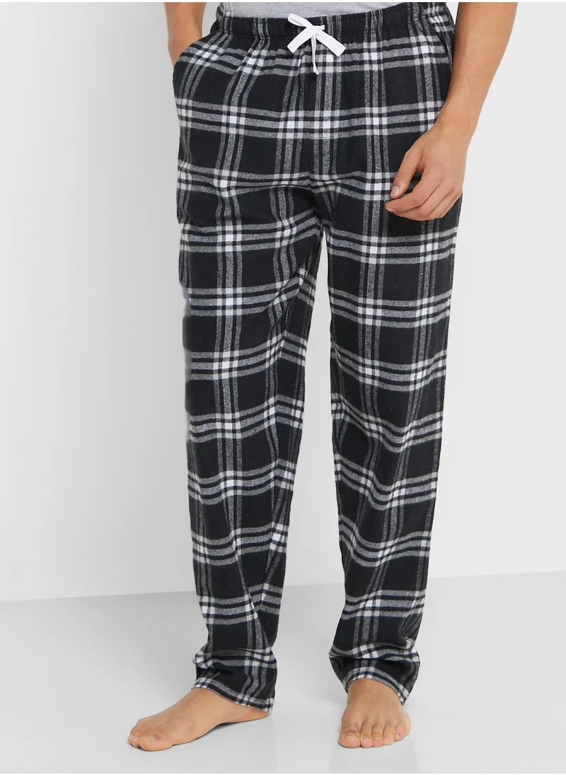 Seventy Five T Shirt And Pant Nightwear Set