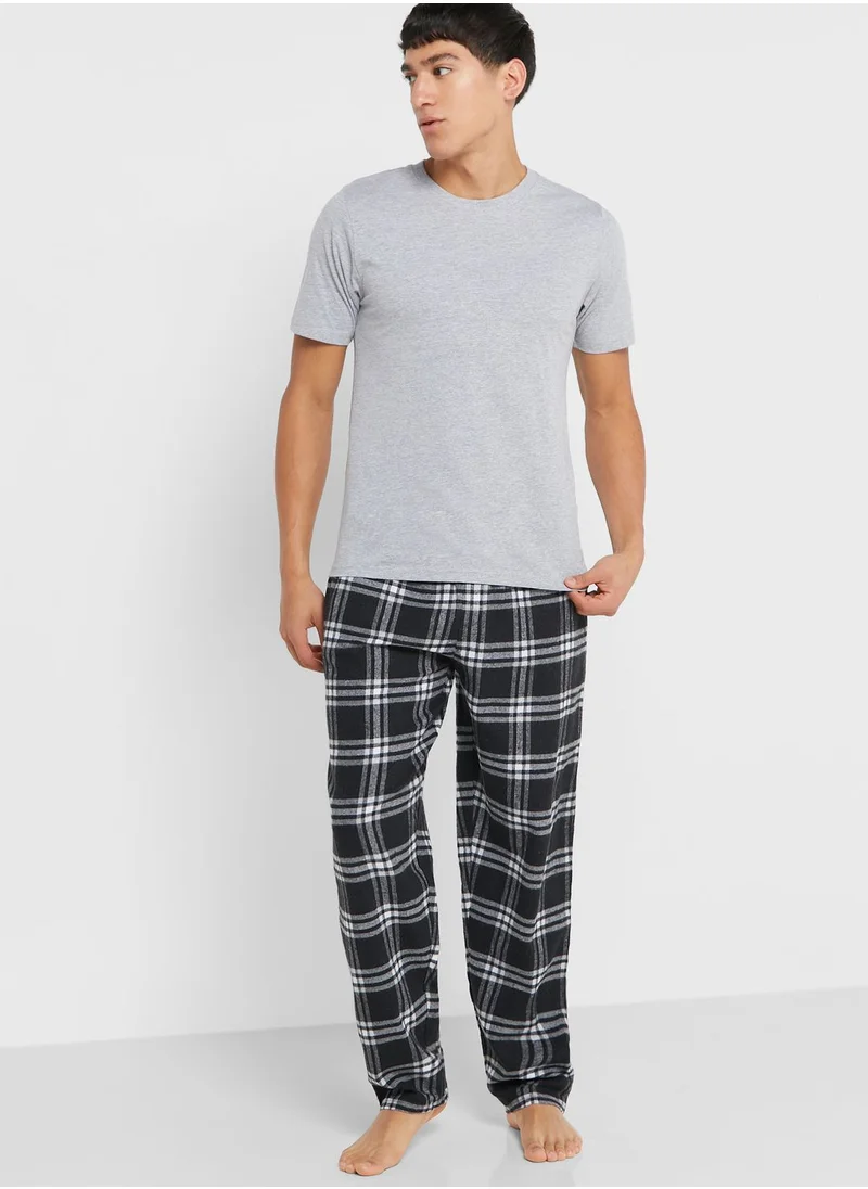 Seventy Five T Shirt And Pant Nightwear Set