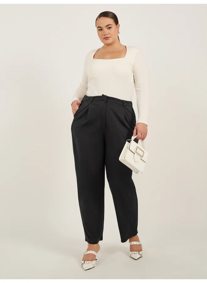 Styli Styli Plus Size Mid Rise Tapered Fit Trousers