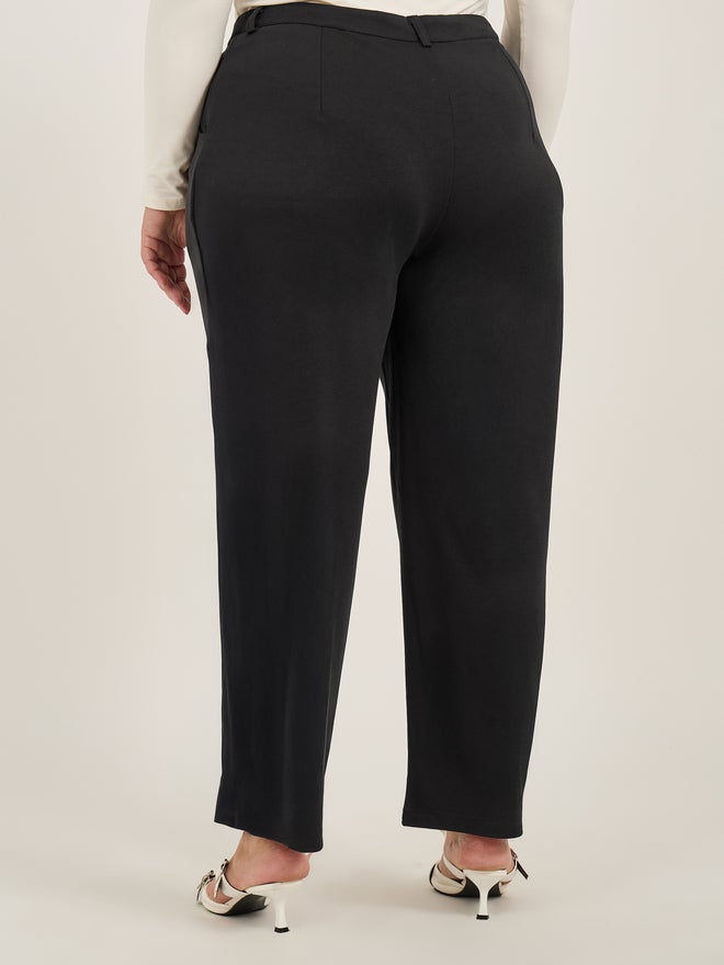 Styli Styli Plus Size Mid Rise Tapered Fit Trousers  - Image 4