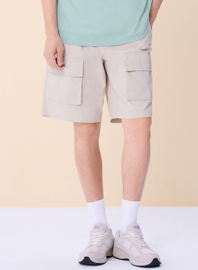 GIORDANO Men's Cool Touch Stretch Twill Shorts - Image 1