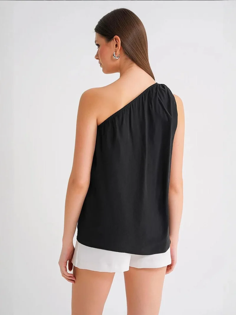 MixRay Black Mixray Asymmetrical Collar Accessory Detailed Top for Women | Best Price UAE