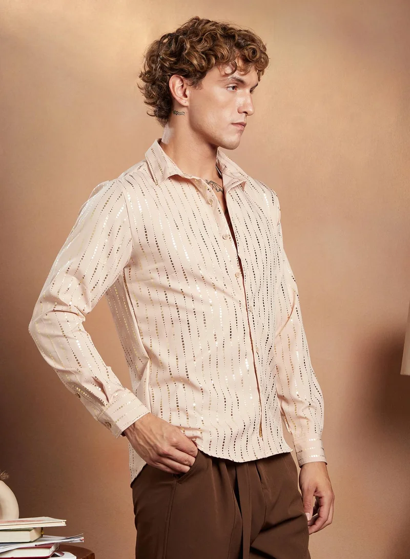 Campus Sutra Campus Sutra Men's Ecru Beige Metallic-Vined Shirt For Casual Wear | Spread Collar | Long Cuffed Sleeves | Button Closure | Shirt Crafted With Comfort Fit For Everyday Wear
