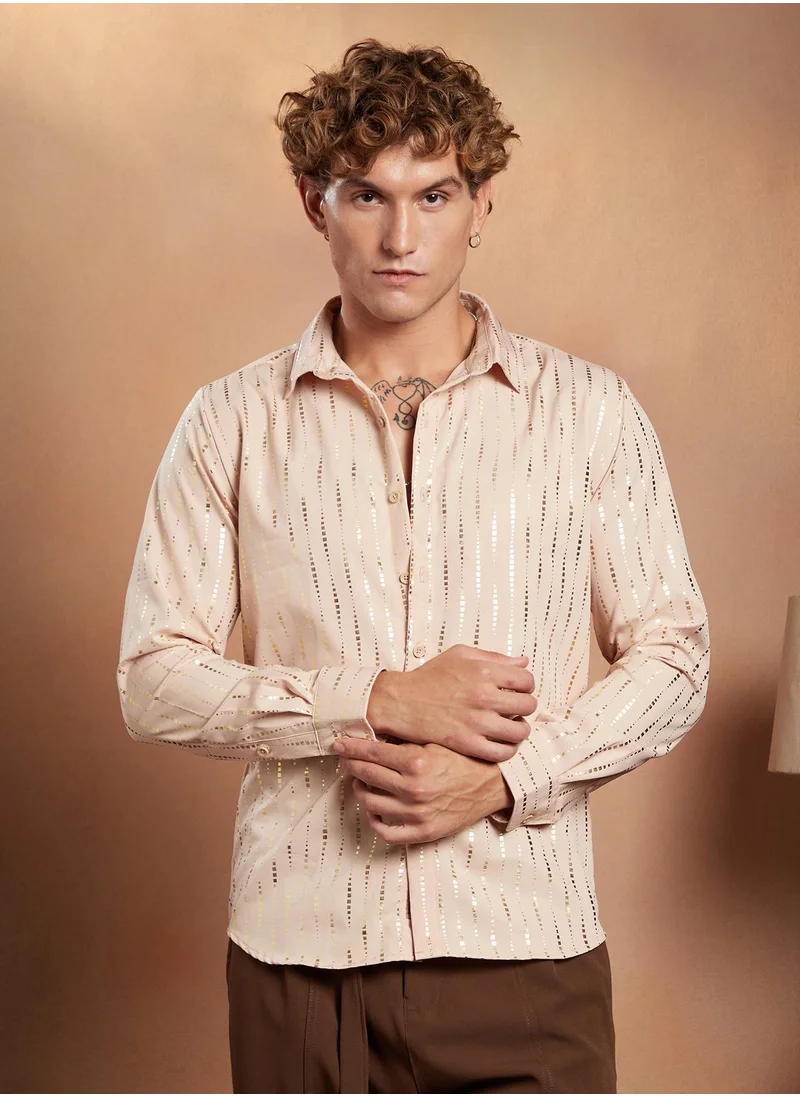 Campus Sutra Campus Sutra Men's Ecru Beige Metallic-Vined Shirt For Casual Wear | Spread Collar | Long Cuffed Sleeves | Button Closure | Shirt Crafted With Comfort Fit For Everyday Wear