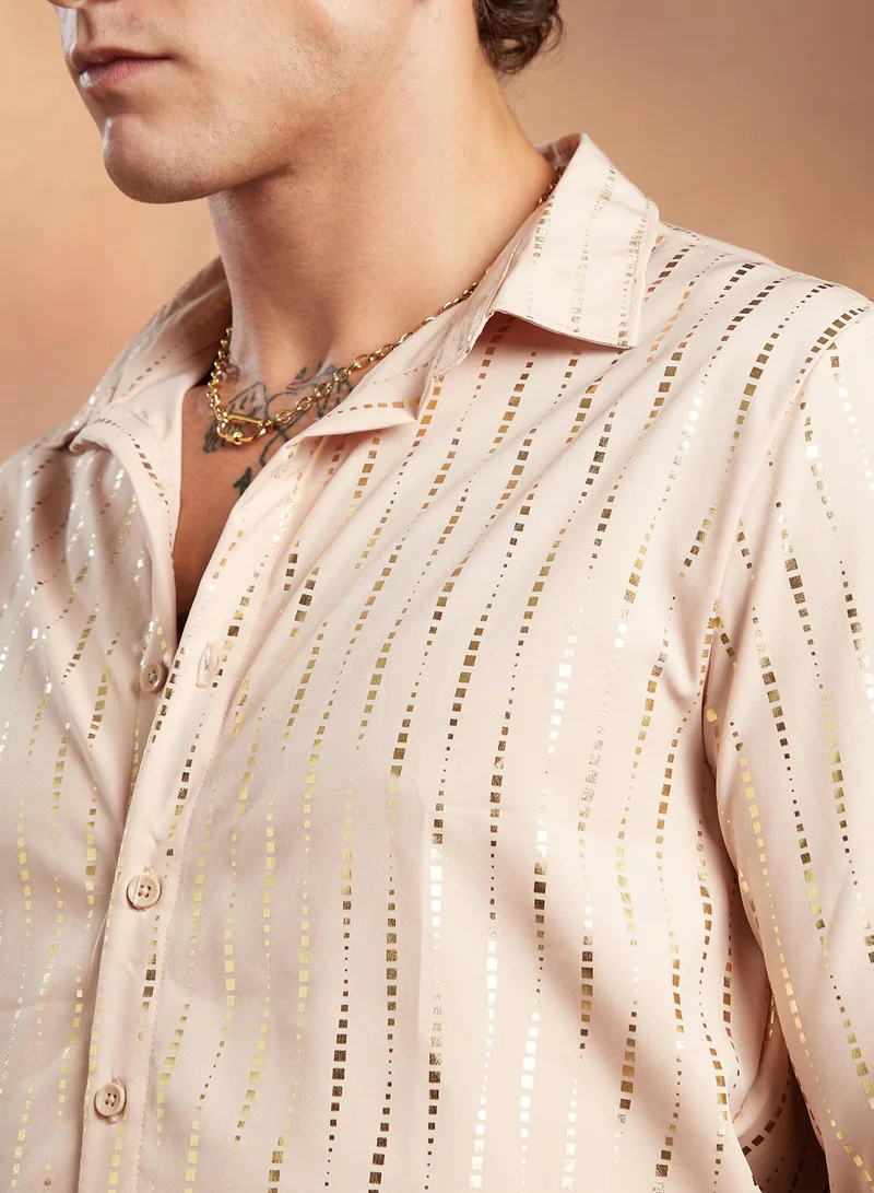 Campus Sutra Campus Sutra Men's Ecru Beige Metallic-Vined Shirt For Casual Wear | Spread Collar | Long Cuffed Sleeves | Button Closure | Shirt Crafted With Comfort Fit For Everyday Wear