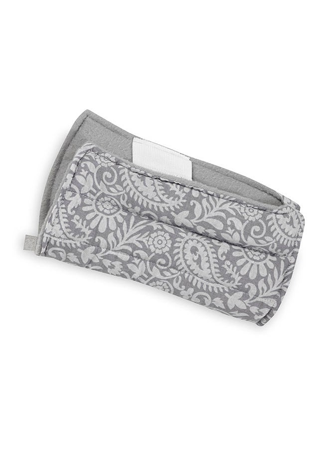 Gaiam Relax Lavender Thumb And Wrist Wrap  - Image 3