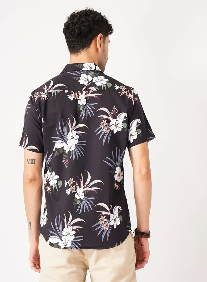 The Indian Garage Co Men Slim Fit Floral Printed Half Sleeves Spread Collar Resort Wear Shirt