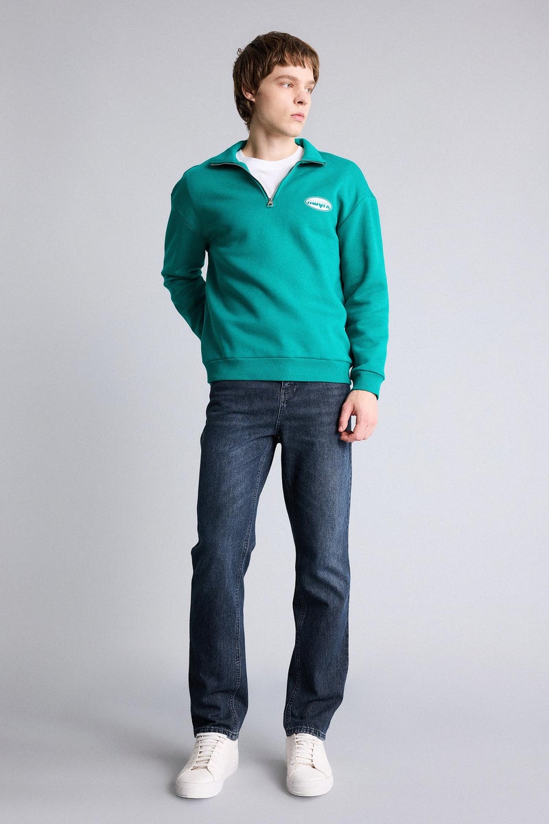 ديفاكتو سويت شيرت اوفر سايز مطبوع بياقة عالية بسحاب - Image 2