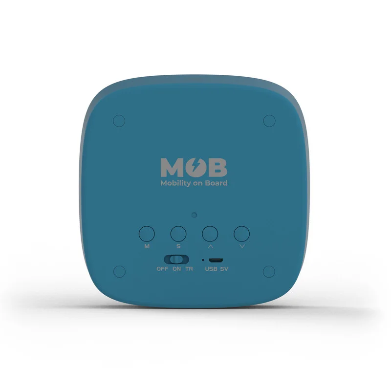 موب ساعة منبه رقمية مع ضوء ليلي بتصميم عصري وشاشة واضحة وإضاءة ناعمة مثالية لغرف النوم وطاولات السرير