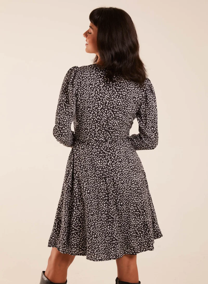 بلو فانيلا Leopard Print Round Neck Skater Mini Dress