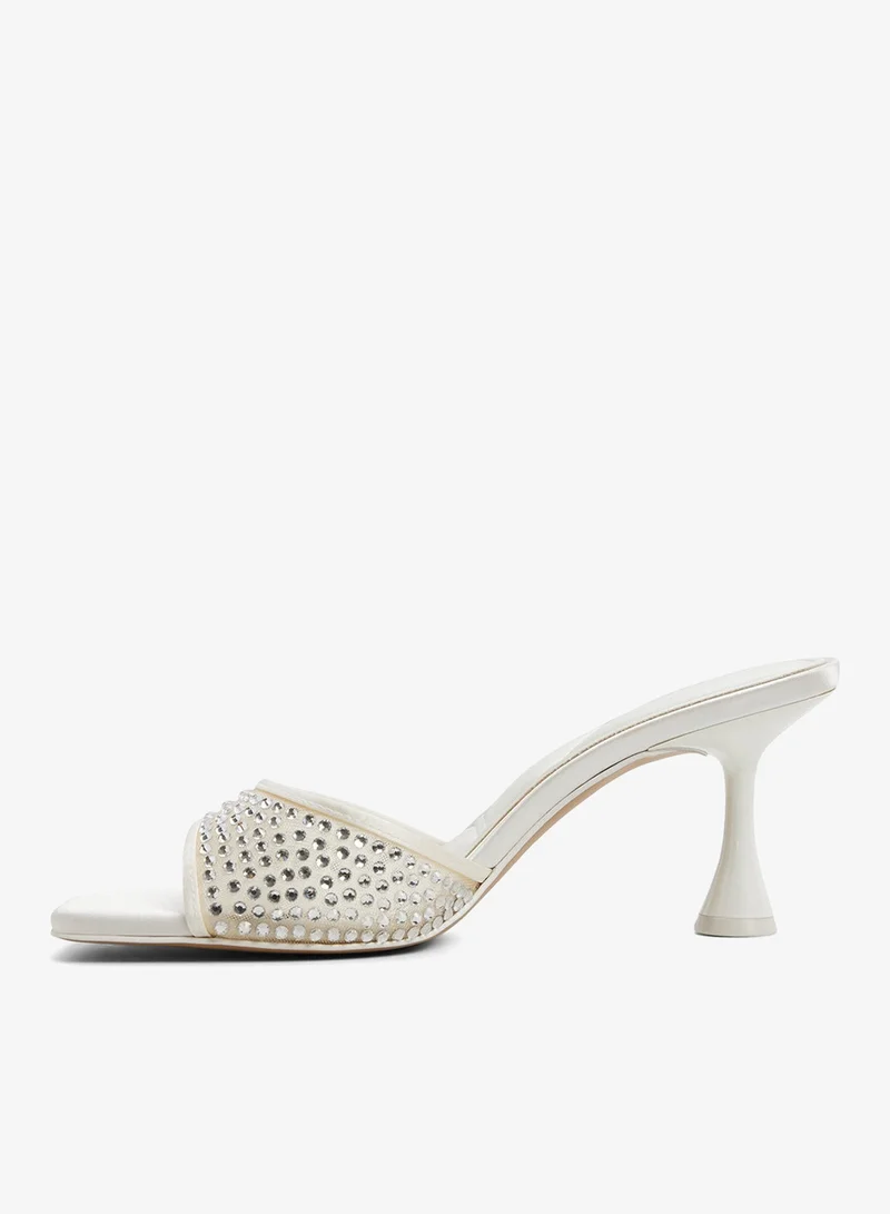 الدو صنادل بكعب رفيع