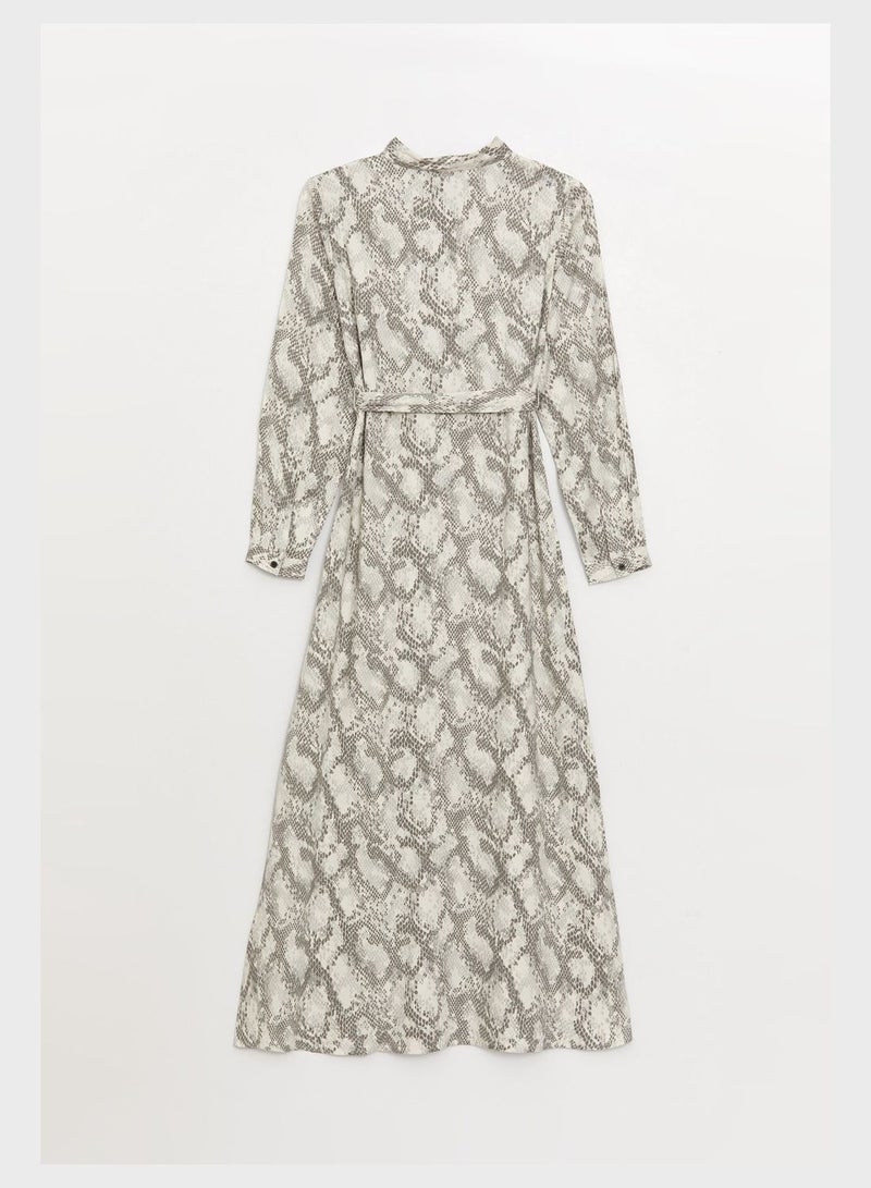 ال سي وايكيكي فستان بقصة قميص مطبوع ومزود برباط - Image 5