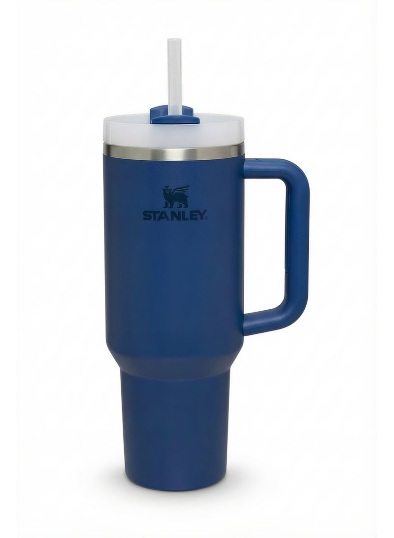 ستانلي كوب حراري معزول ستانلس ستيل سعة 1200 مل مع مقبض وشاليموه - مج سفر كبير لحفظ المشروبات الساخنة والباردة لساعات طويلة - تصميم مناسب لحامل أكواب السيارة - للمنزل والعمل والجيم - Image 3