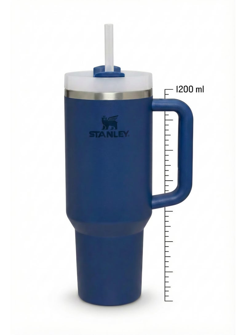 ستانلي كوب حراري معزول ستانلس ستيل سعة 1200 مل مع مقبض وشاليموه - مج سفر كبير لحفظ المشروبات الساخنة والباردة لساعات طويلة - تصميم مناسب لحامل أكواب السيارة - للمنزل والعمل والجيم - Image 2