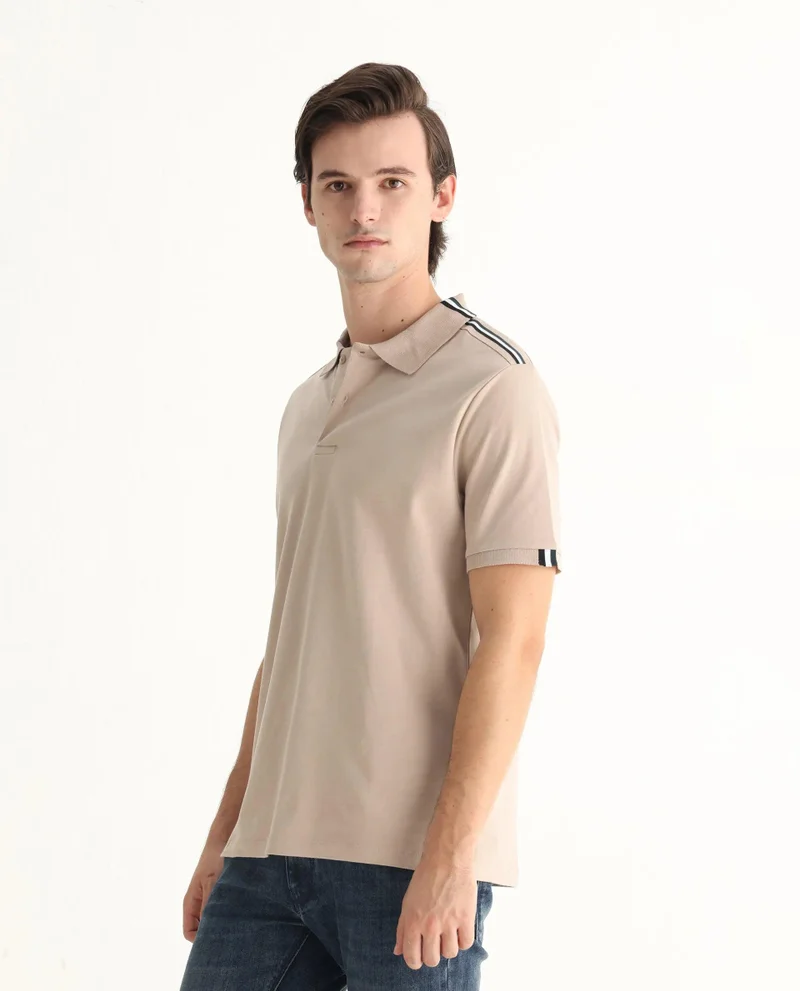Rare Rabbit Men's Contrasting Collar And Sleeve Solid Polo