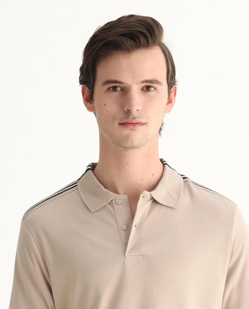 Rare Rabbit Men's Contrasting Collar And Sleeve Solid Polo