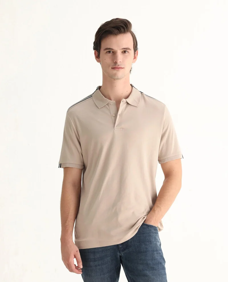 Rare Rabbit Men's Contrasting Collar And Sleeve Solid Polo