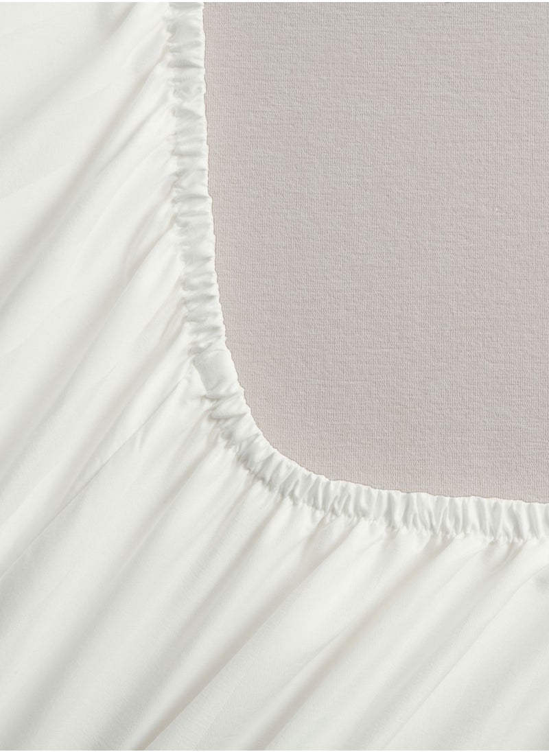 Single Microfiber Sheet Set,  Single Size 2 Pieces, Hotel Stripes Design - pzsku/Z75182472592192726E0CZ/45/_/1704524766/310615df-9f8e-4581-93c6-a44210bb57e4