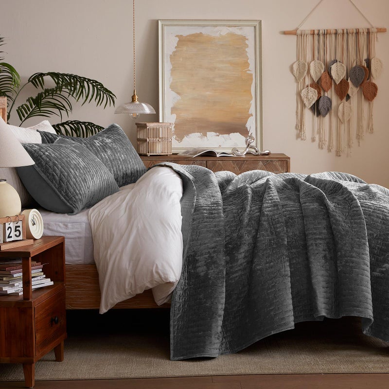LEAONME Velvet Quilt King Size 98''x106'', Lightweight Grey Velvet Comforter Set with 2 Matching Shams, Soft Cross Stitch Bedspread Coverlet Bedding Set for All Season - Image 3