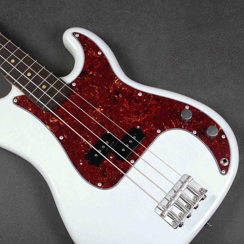 FLEOR 13 Hole P Bass Pickguard Guitar Scratch Plate Pick Guard for 4 String USA/Mexican Standard P Bass Style, 4Ply Red Tortoise Shell - Image 5