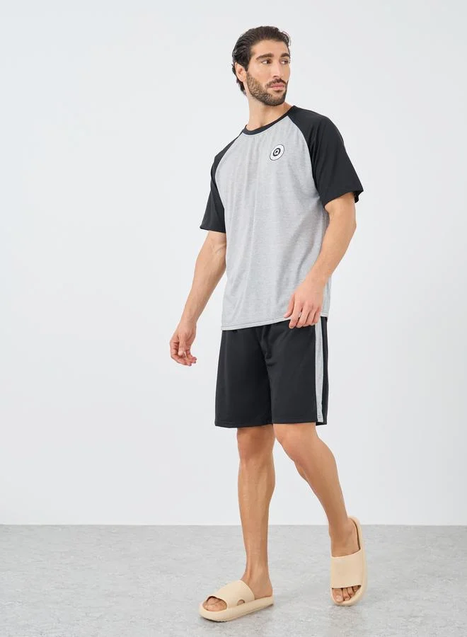 Styli Styli Minimal Print Raglan Sleeves T-Shirt and Shorts Set