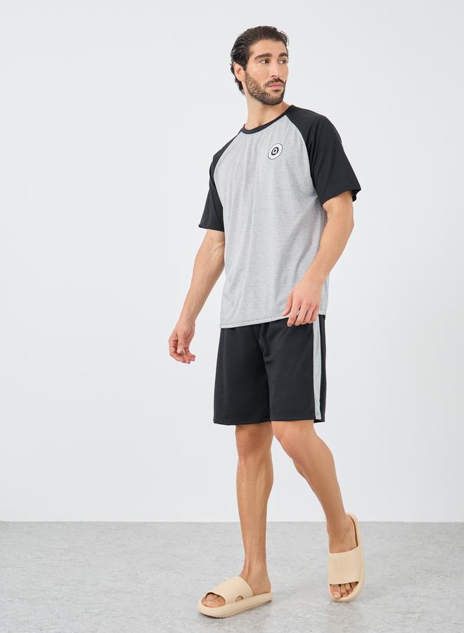 Styli Minimal Print Raglan Sleeves T-Shirt and Shorts Set - Image 1