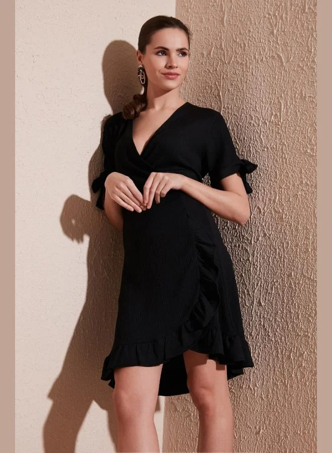 ليلا فستان نسائي قصير بأكمام قصيرة وياقة ملفوفة مكشكشة من قماش مجعد مطاطي