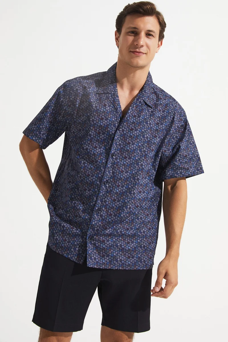 JUNE Exclusive Men's Oversize Short Sleeve Patterned Shirt