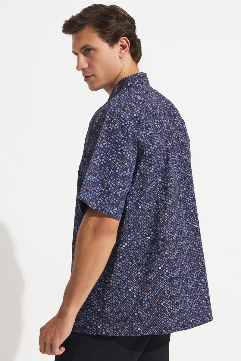 JUNE Exclusive Men's Oversize Short Sleeve Patterned Shirt