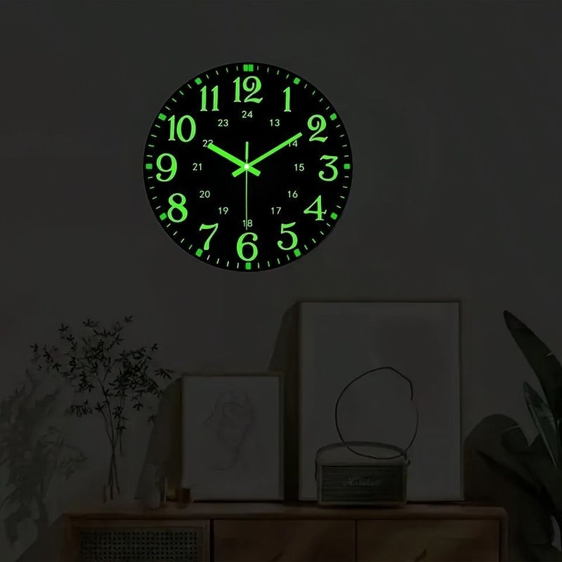 ساعة حائط فلورية متوهجة مقاس 12 بوصة بعقارب خضراء بتصميم بسيط وعصري - Image 3