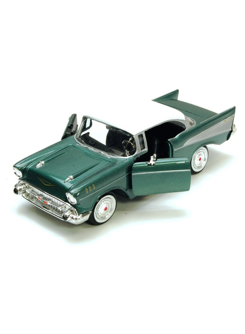 MOTORMAX 1957 Chevrolet Bel Air  Scale 1/24 (Green) - Image 1