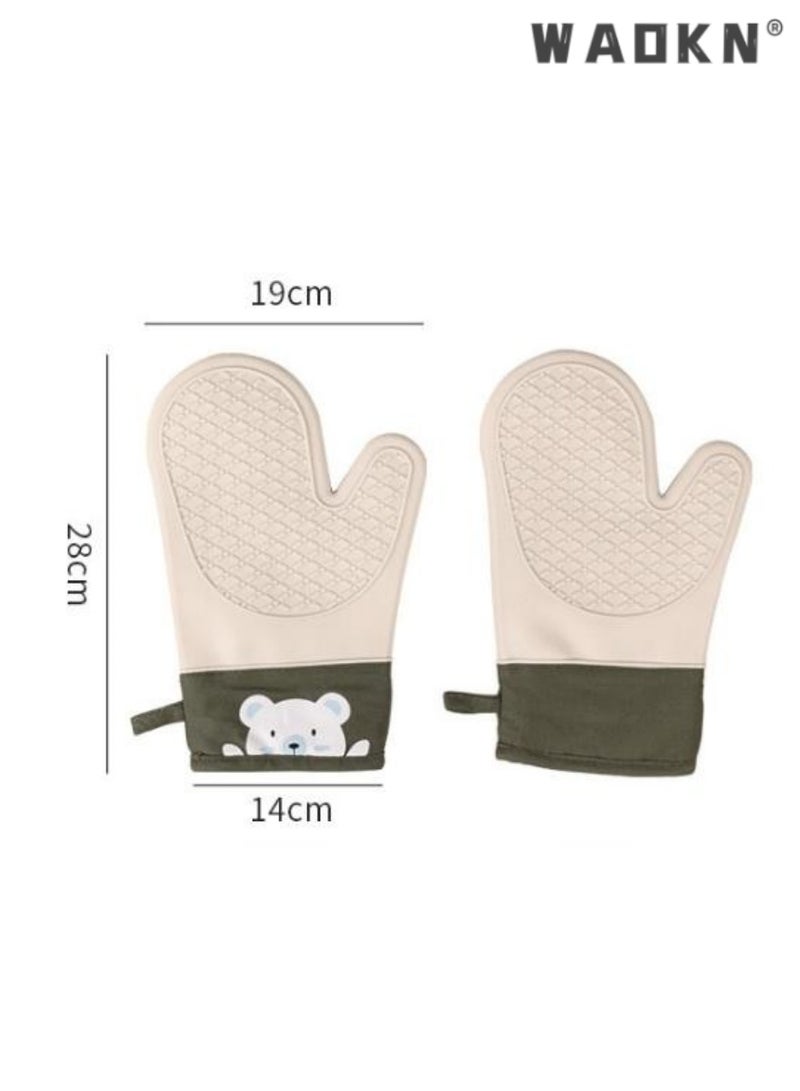 WAOKN Premium Silicone Heat-Resistant Gloves,Oven Mitts, Adorable Bear Pattern, Safe for All Kitchen Appliances, Ideal for Baking Enthusiasts, Comfortable and Safe, Resistant up to 260°C,2 PCS  - Image 5
