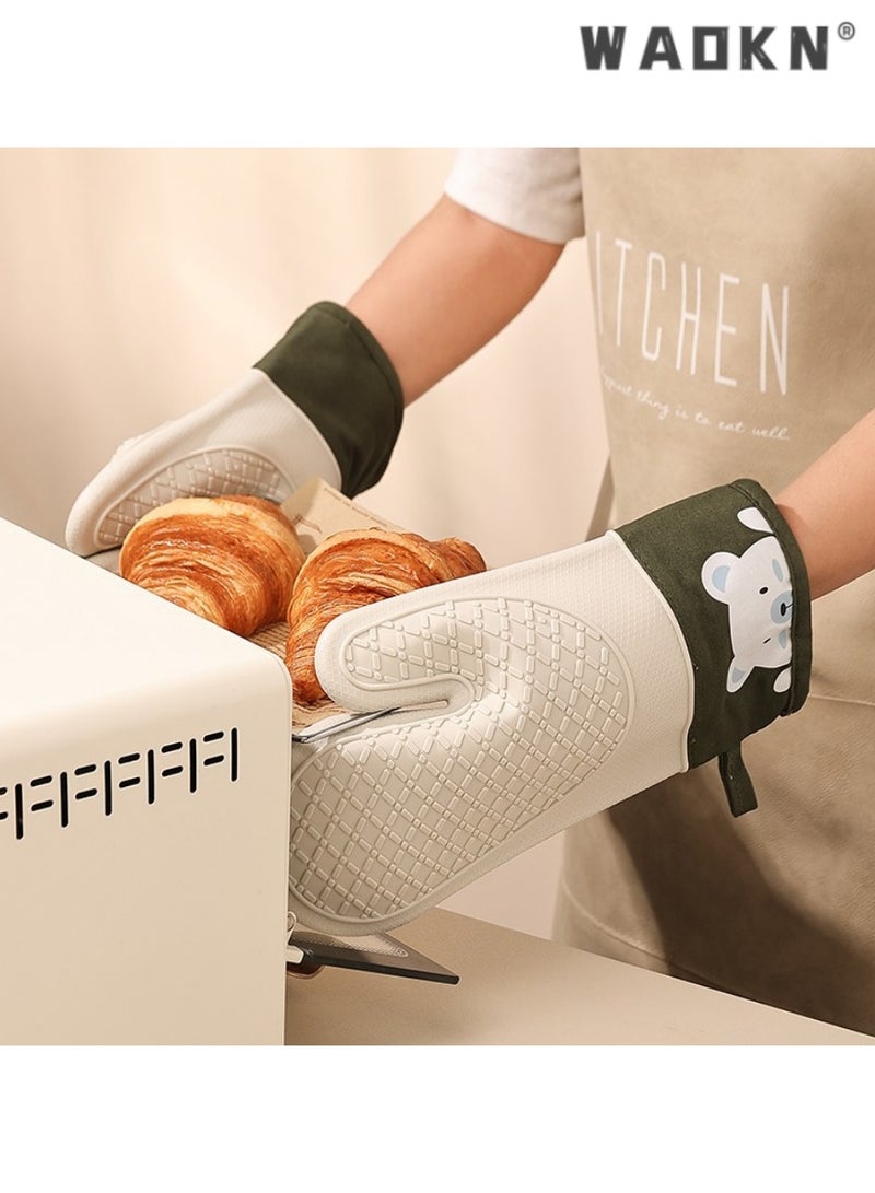 WAOKN Premium Silicone Heat-Resistant Gloves,Oven Mitts, Adorable Bear Pattern, Safe for All Kitchen Appliances, Ideal for Baking Enthusiasts, Comfortable and Safe, Resistant up to 260°C,2 PCS  - Image 2
