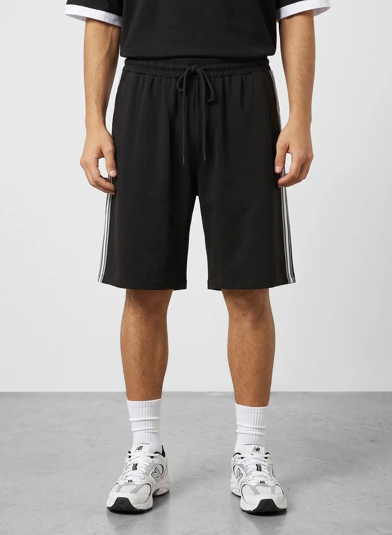 Seventy Five Printed Baggy shorts