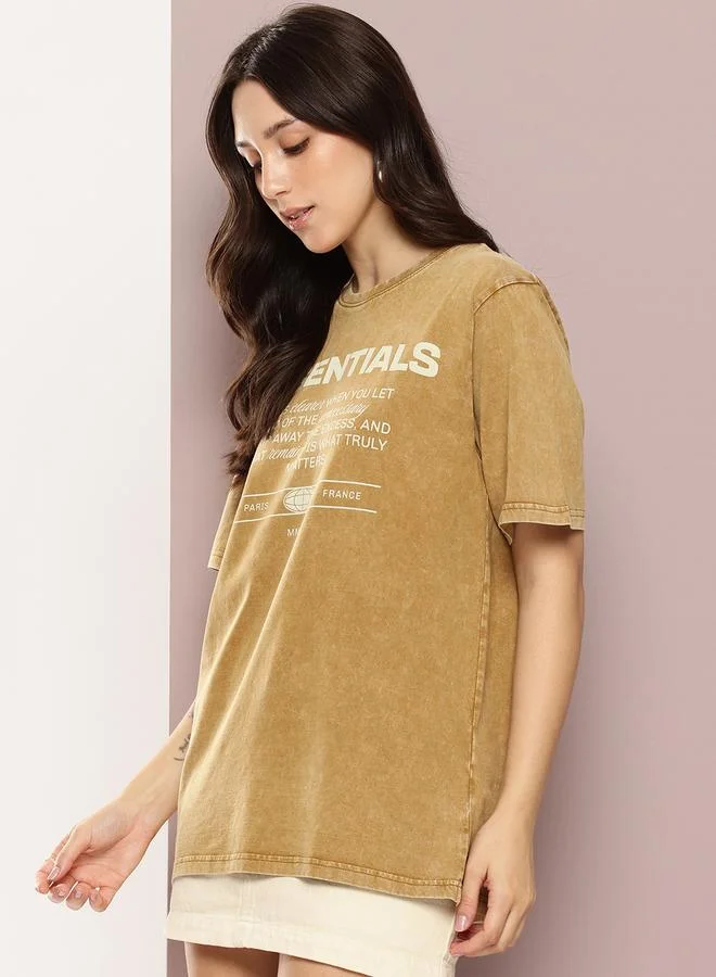 ديلينجر تيشيرت واسع بتفاصيل مشطوفة