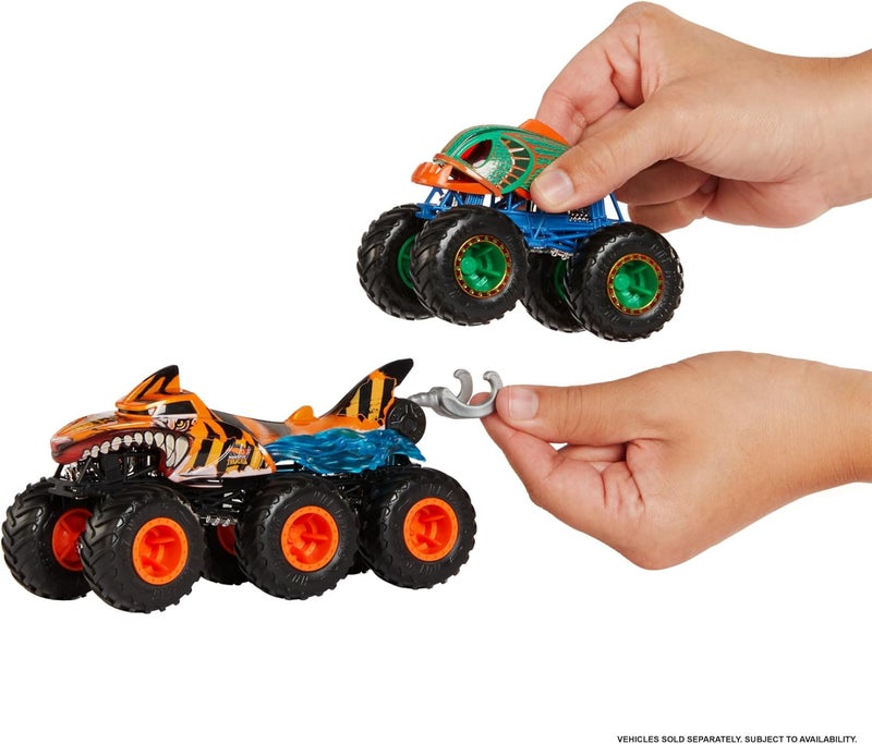 Hot Wheels Monster Trucks Big Rigs, 1:64 Scale Die-Cast Toy Truck with 6 Wheels (Styles May Vary) - Image 4