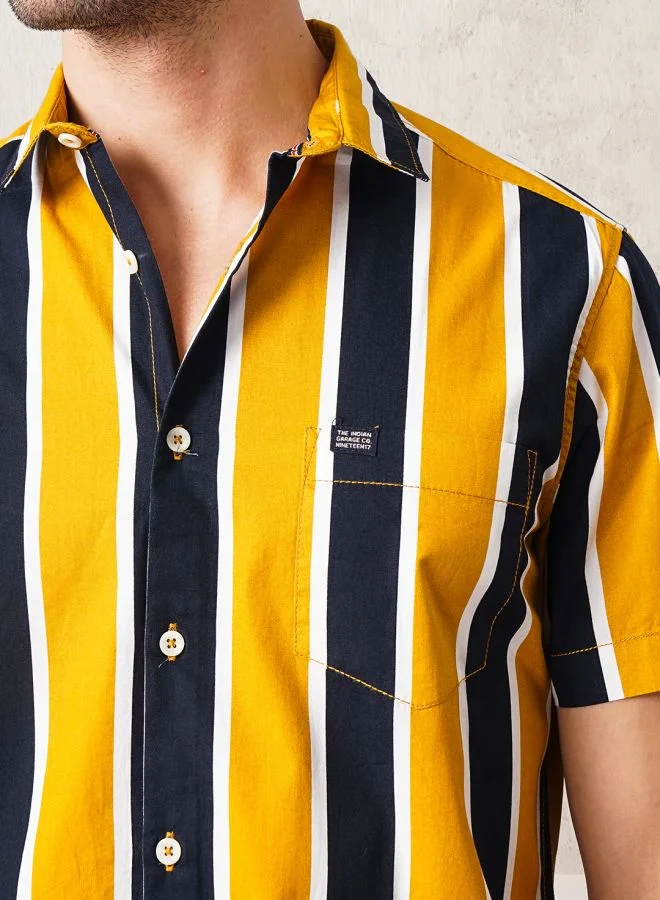شركة المرآب الهندية Men Slim Fit Striped Half Sleeves Cutaway Collar Casual Shirt