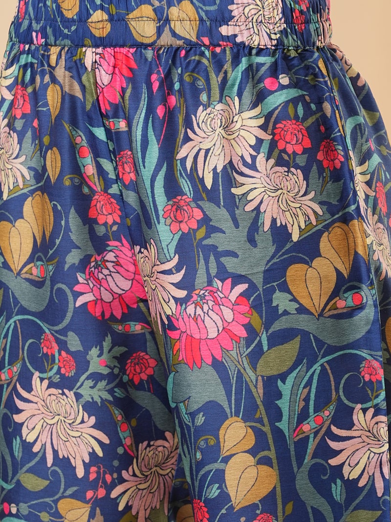 globus Globus Women Floral Printed Panelled Kurta With Trousers  - Image 5