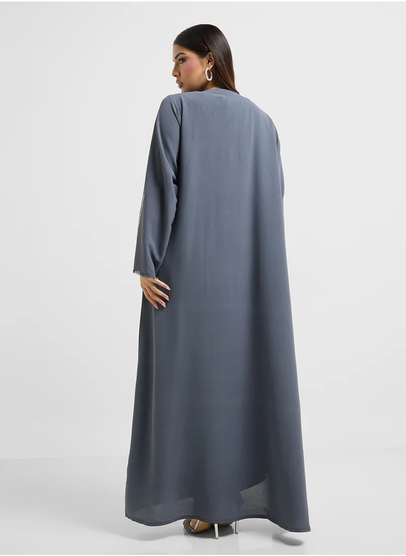 hayas closet Embellished V-Neck Flared Sleeve Abaya