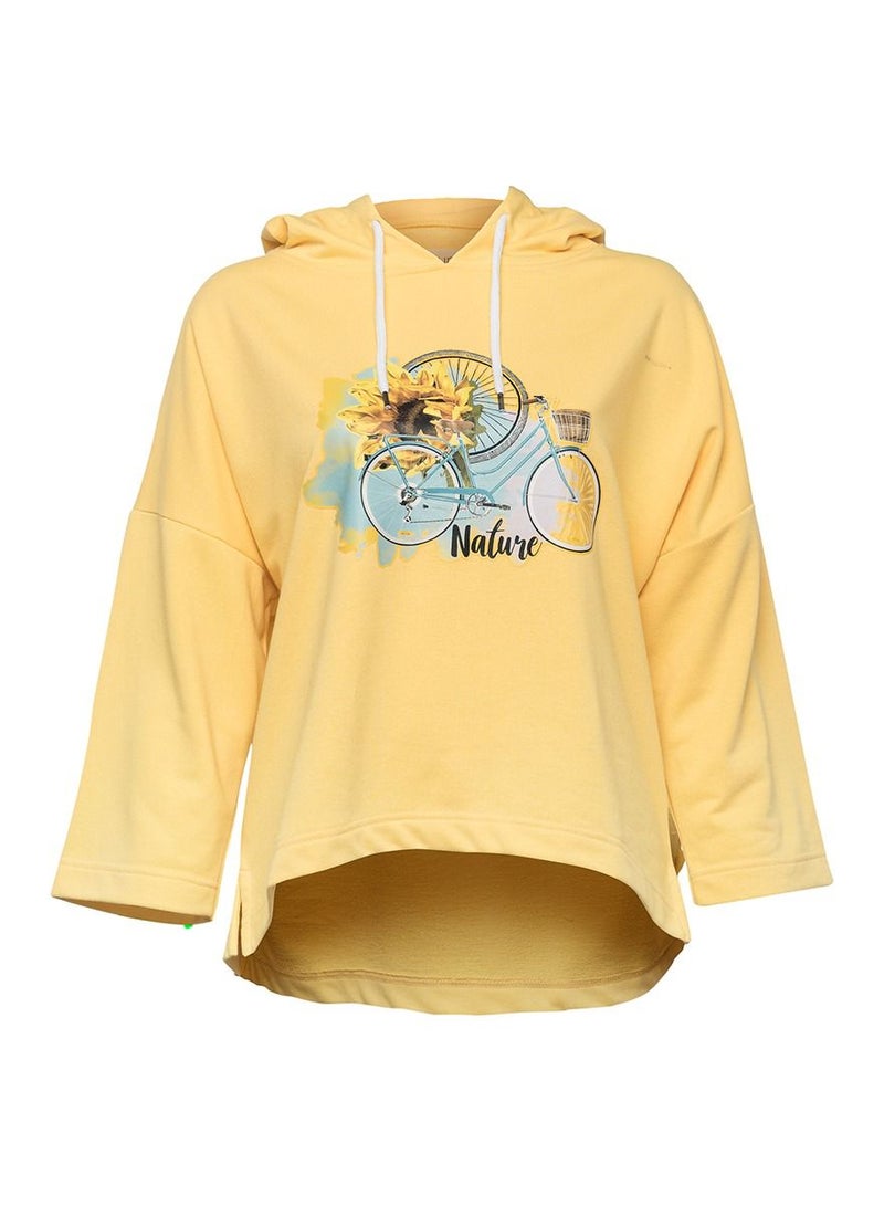 بيج ديزاين سويت شيرت نسائي بغطاء للرأس أصفر بأكمام طويلة - Image 1