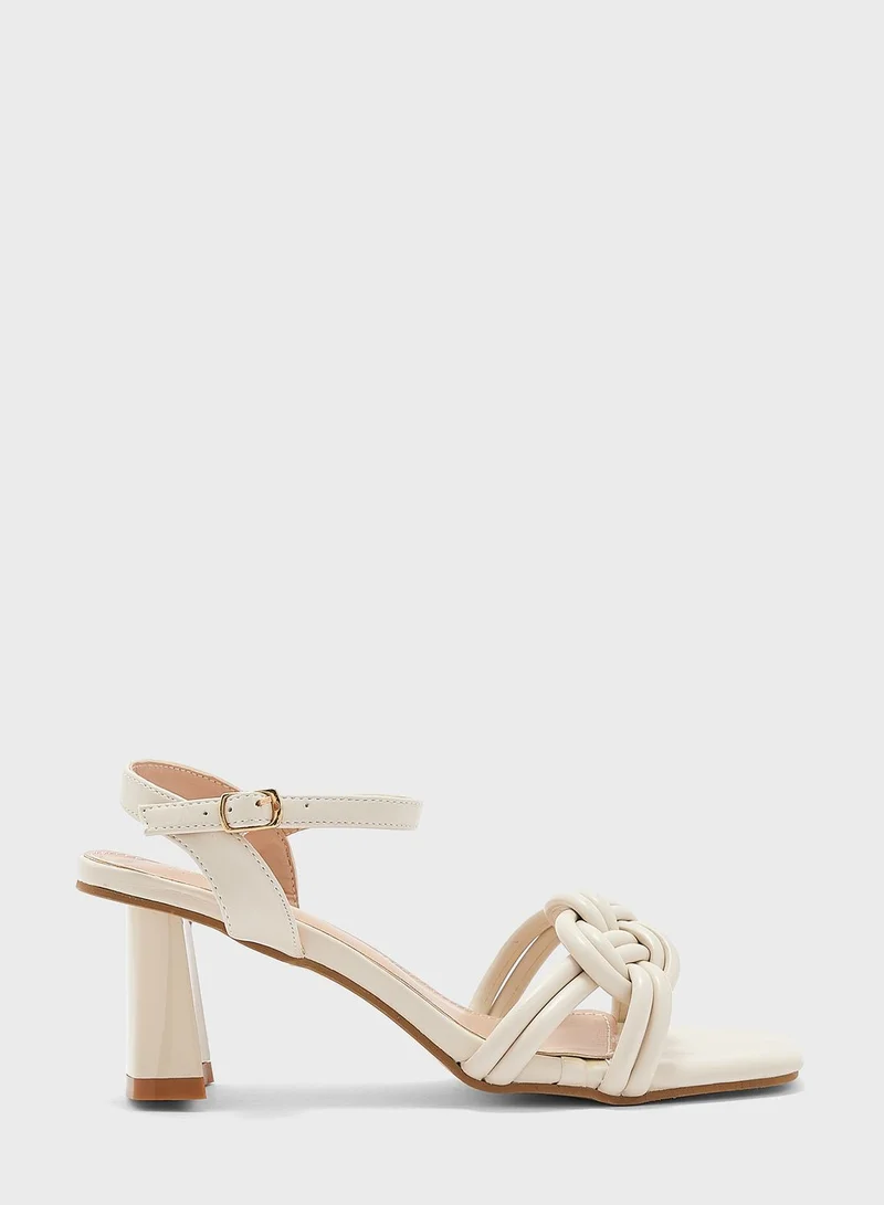 ايلا Square-Toe Strappy Sandals