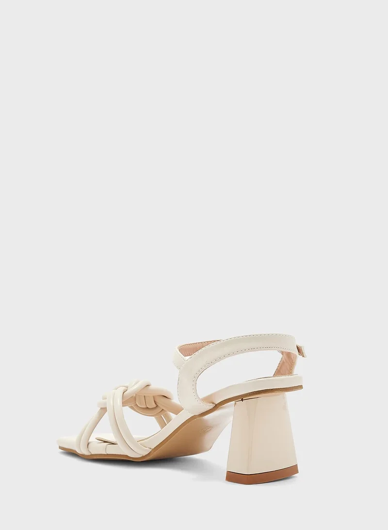 ايلا Square-Toe Strappy Sandals