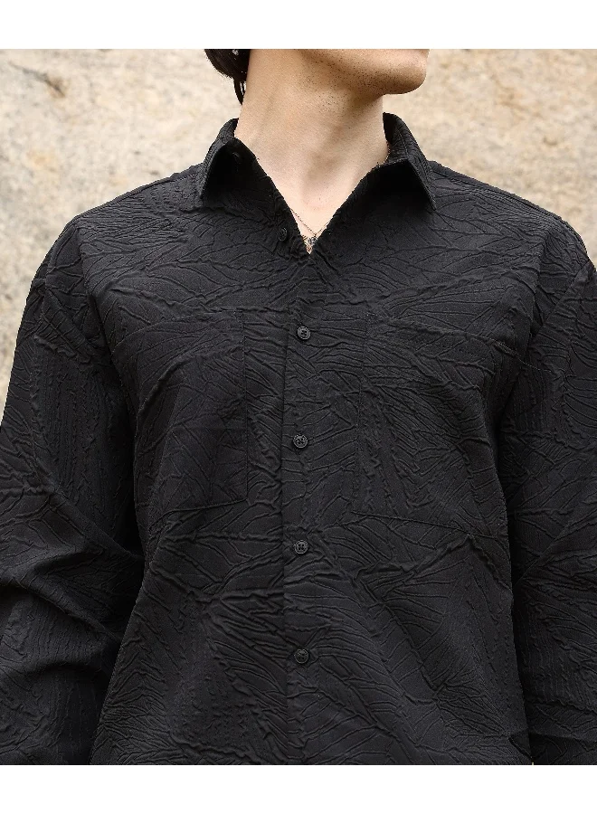 Campus Sutra Men's Onyx Black Foliage-Tactile Shacket | رجالي | طوق منتشر | أكمام طويلة | نمط صلب | كاجوال ويومي | قميص واسع